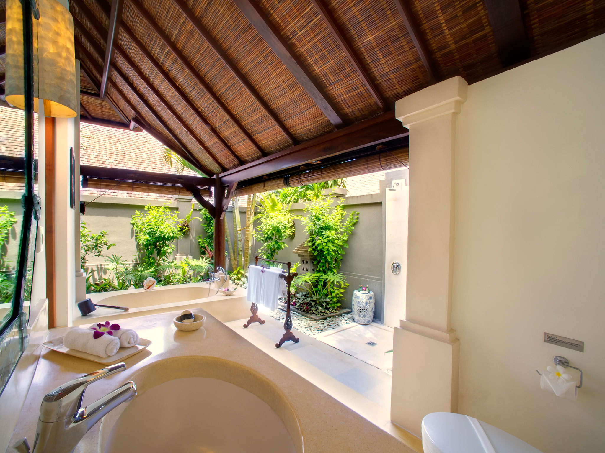 8. Villa Kedidi - Master bathroom - Villa Kedidi, Canggu, Bali